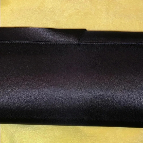 New La Regale Clutch Purse - Picture 4 of 4